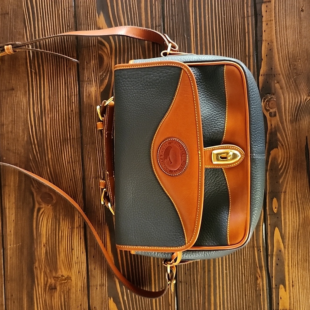 Dooney & Bourke carrier bag